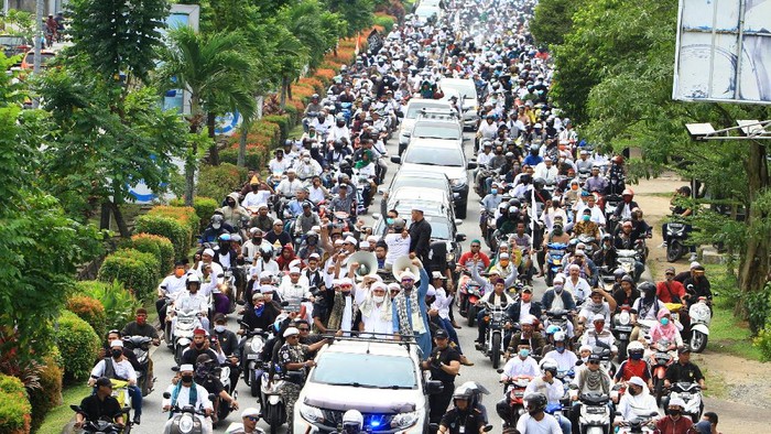 Blunder PDIP, Indonesia Dikepung Demo